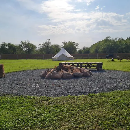 Salomon Glamping * Mooste