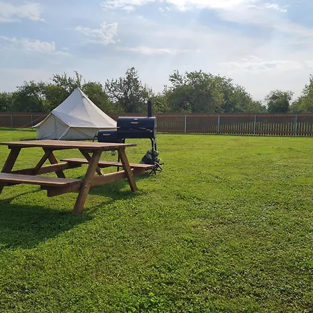 Salomon Glamping